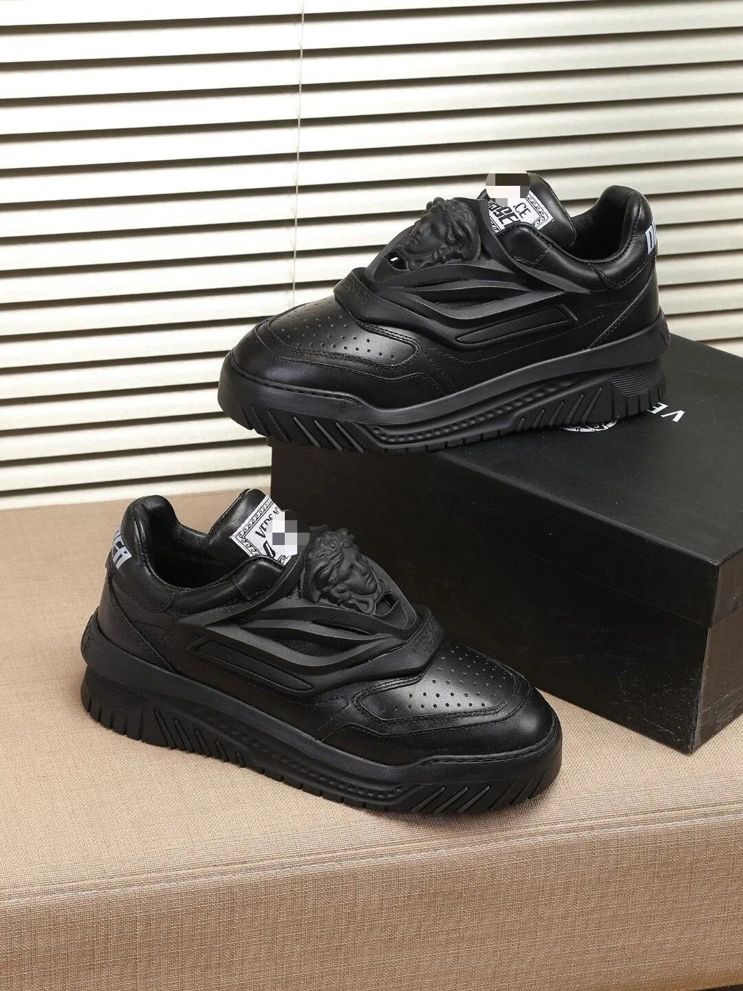 Medusa Head Leather Platform Casual Shoes