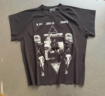 Camiseta Melancólica con Estampado de Retrato Ilustrado