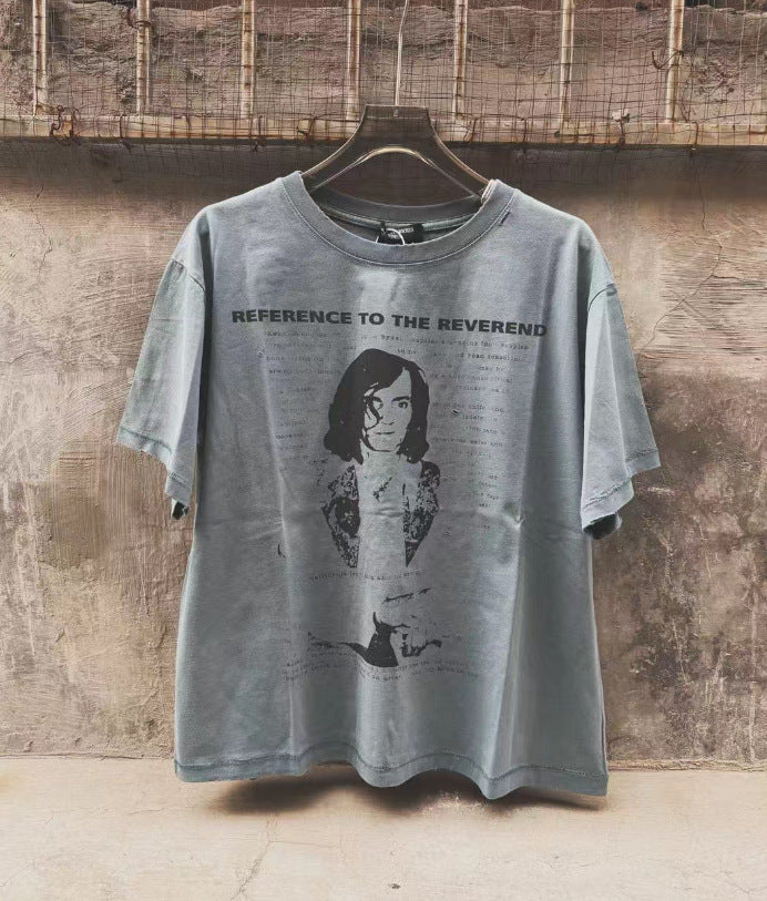Camiseta Melancólica con Estampado de Retrato Ilustrado