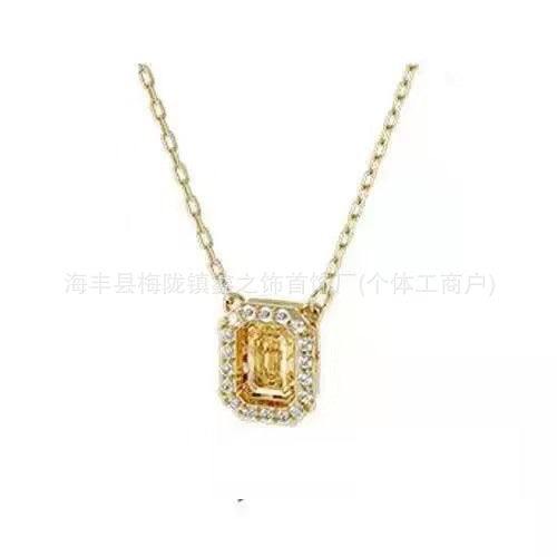Collar Cisne Clásico Elegante