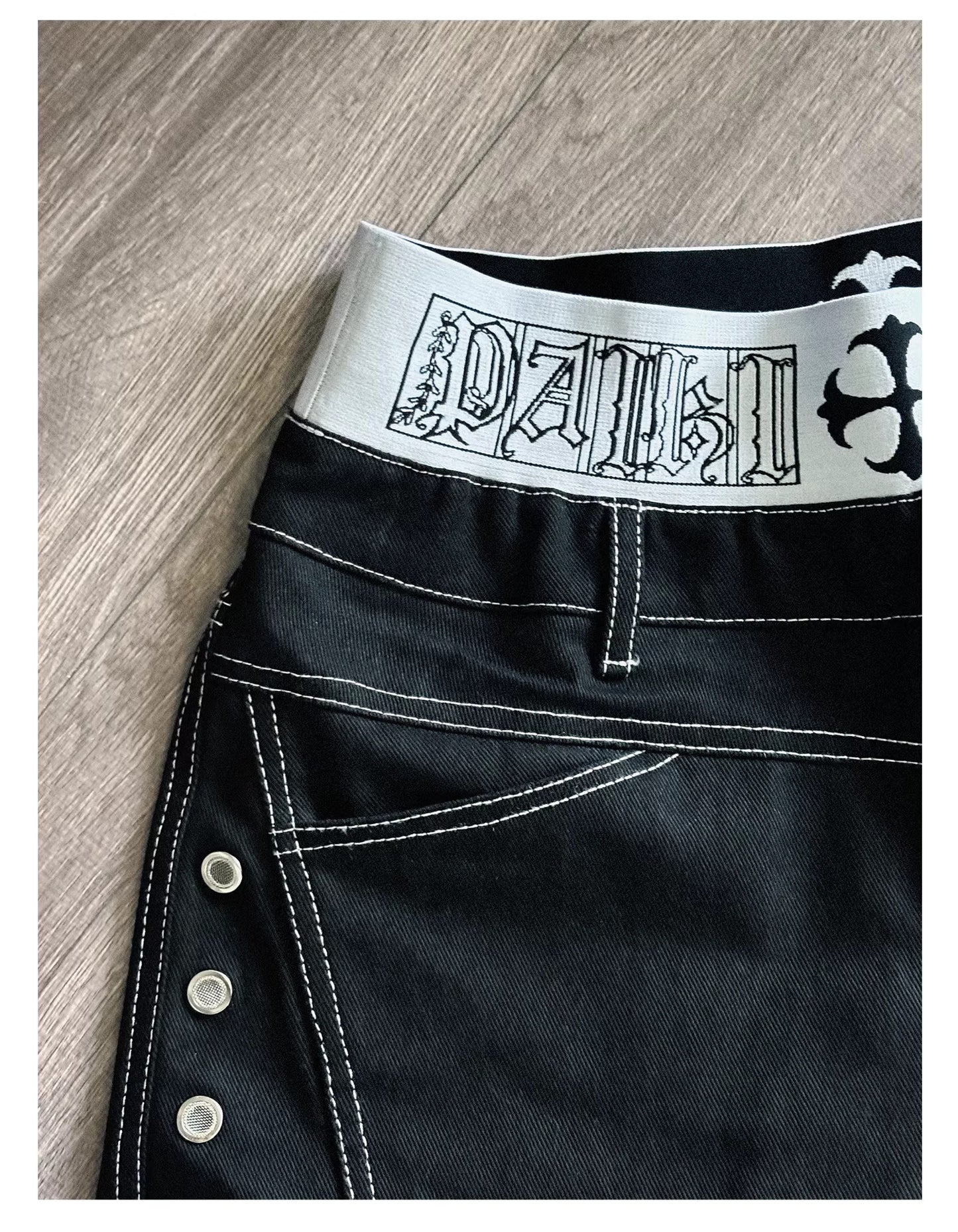 PAIKI Tribal Multipocket Jorts