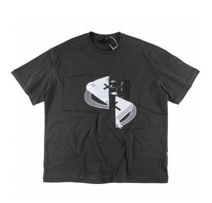 Camiseta Melancólica con Estampado de Retrato Ilustrado