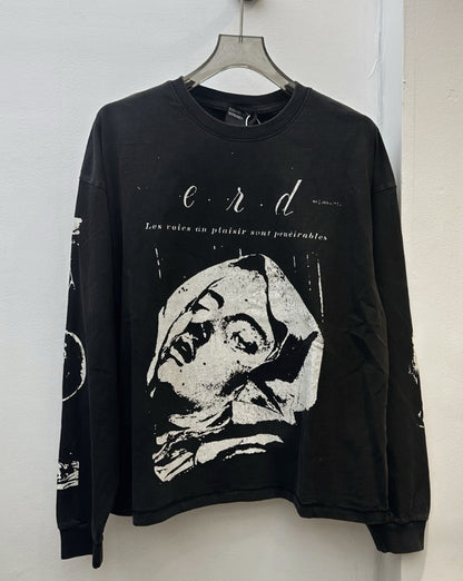 Camiseta Melancólica con Estampado de Retrato Ilustrado