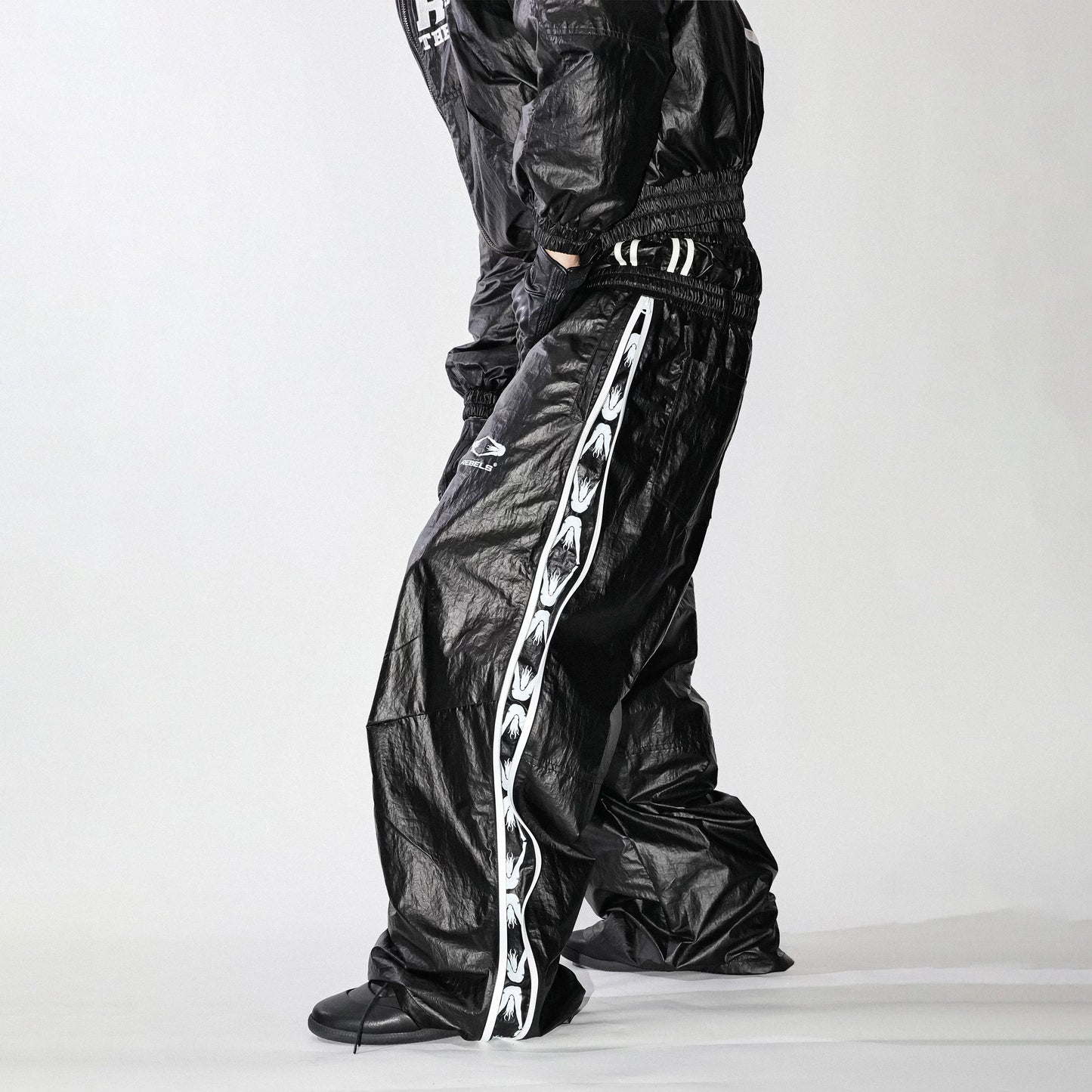 Runaway Edge 25AW Logo Zip Double Waist Glossy Coated Trousers