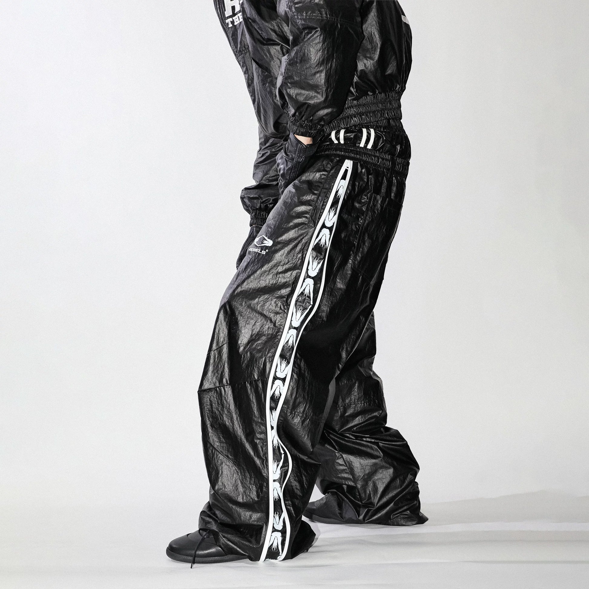 Runaway Edge 25AW Logo Zip Double Waist Glossy Coated Trousers