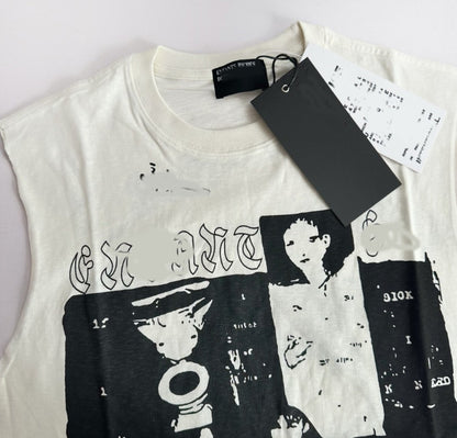 Camiseta Melancólica con Estampado de Retrato Ilustrado