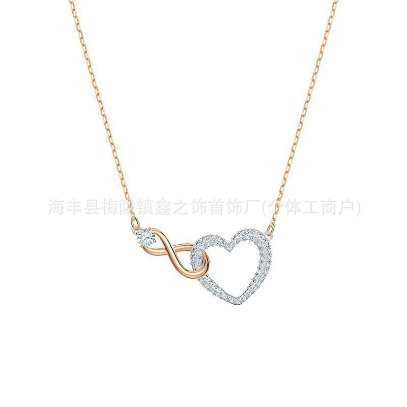 Collar Cisne Clásico Elegante