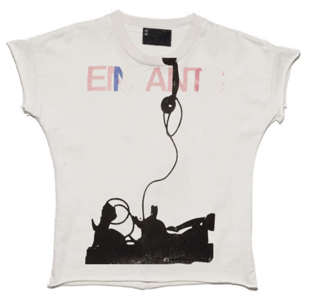 Camiseta Melancólica con Estampado de Retrato Ilustrado