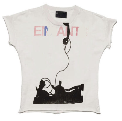 Camiseta Melancólica con Estampado de Retrato Ilustrado