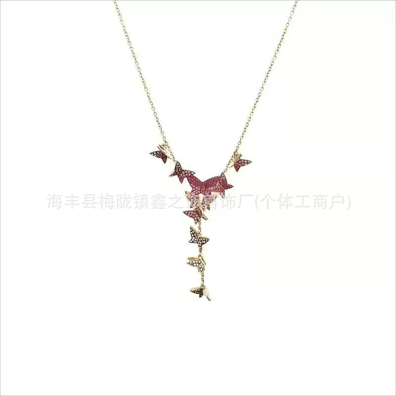 Collar Cisne Clásico Elegante