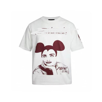 Camiseta Melancólica con Estampado de Retrato Ilustrado