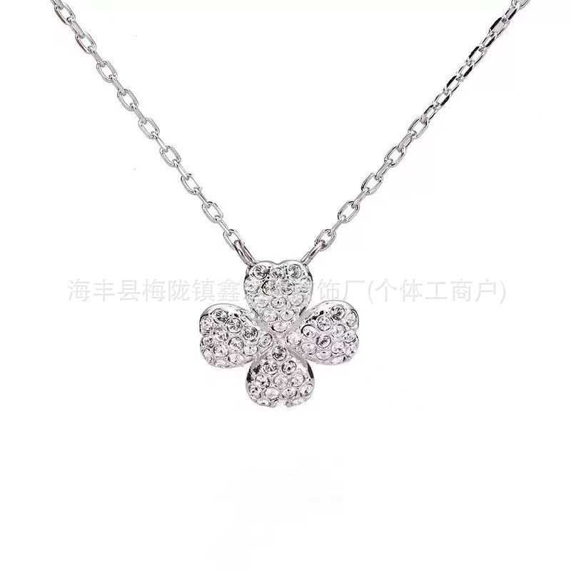 Collar Cisne Clásico Elegante