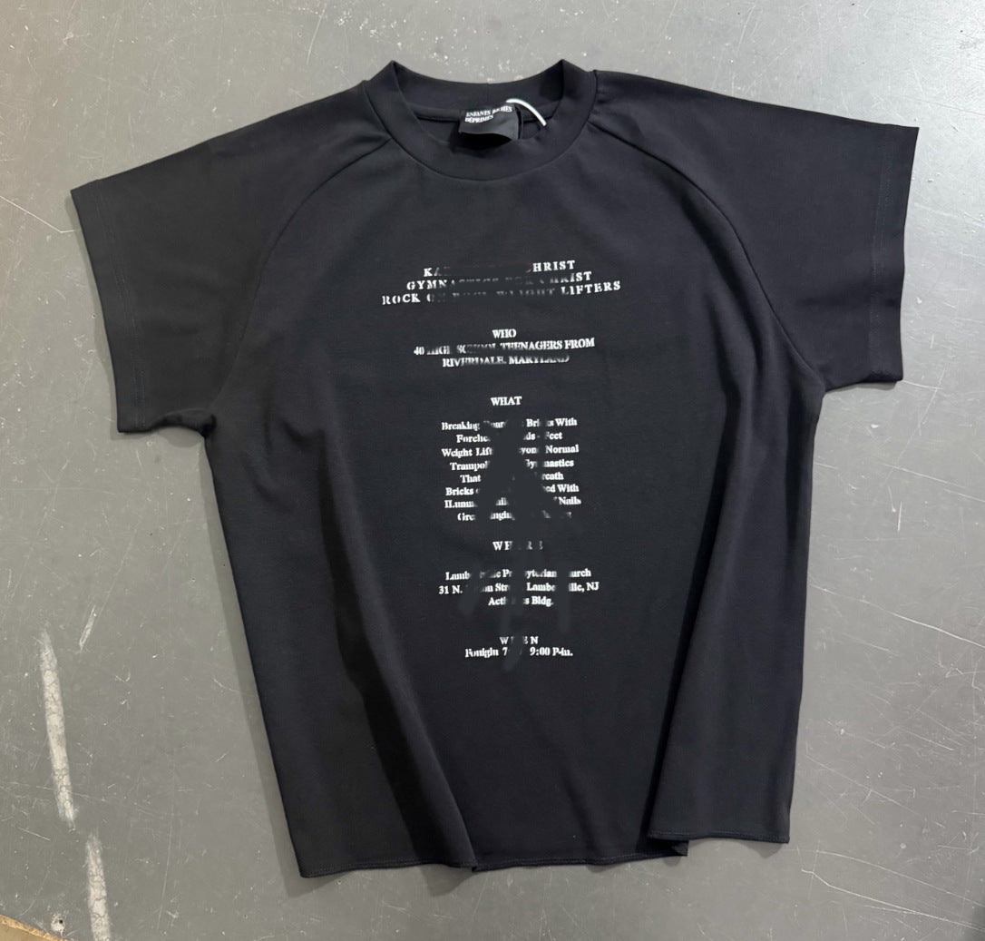 Camiseta Melancólica con Estampado de Retrato Ilustrado