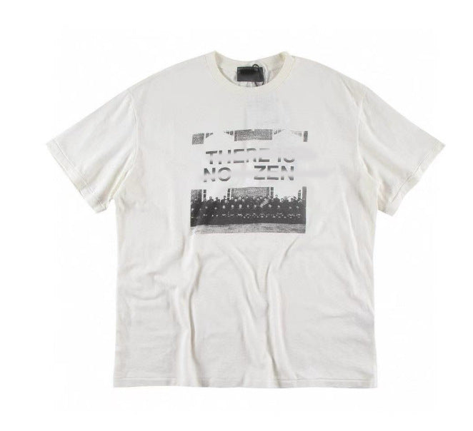Camiseta Melancólica con Estampado de Retrato Ilustrado