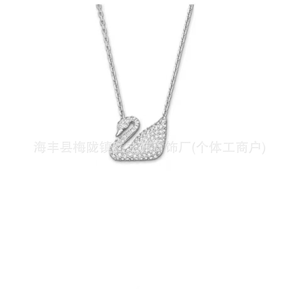 Collar Cisne Clásico Elegante