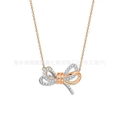 Collar Cisne Clásico Elegante