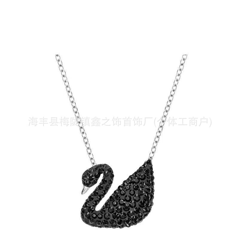 Collar Cisne Clásico Elegante