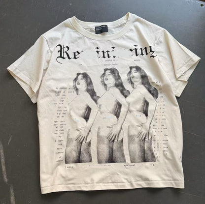 Camiseta Melancólica con Estampado de Retrato Ilustrado