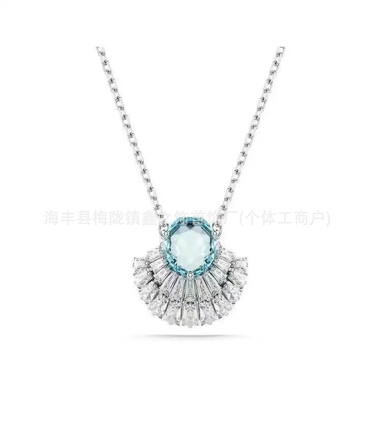Collar Cisne Clásico Elegante
