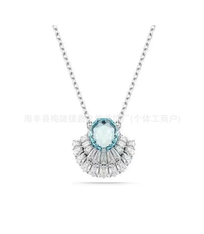Collar Cisne Clásico Elegante