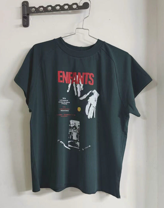 Camiseta Melancólica con Estampado de Retrato Ilustrado