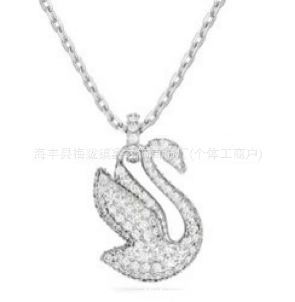 Collar Cisne Clásico Elegante