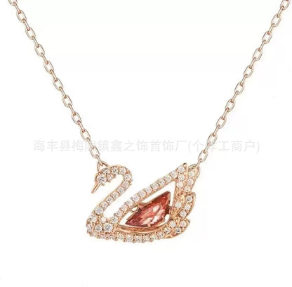 Collar Cisne Clásico Elegante