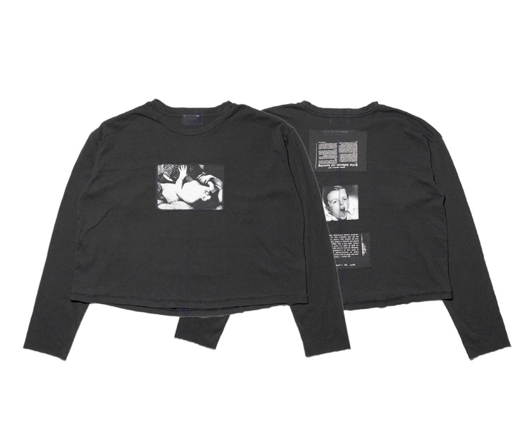 Camiseta Melancólica con Estampado de Retrato Ilustrado