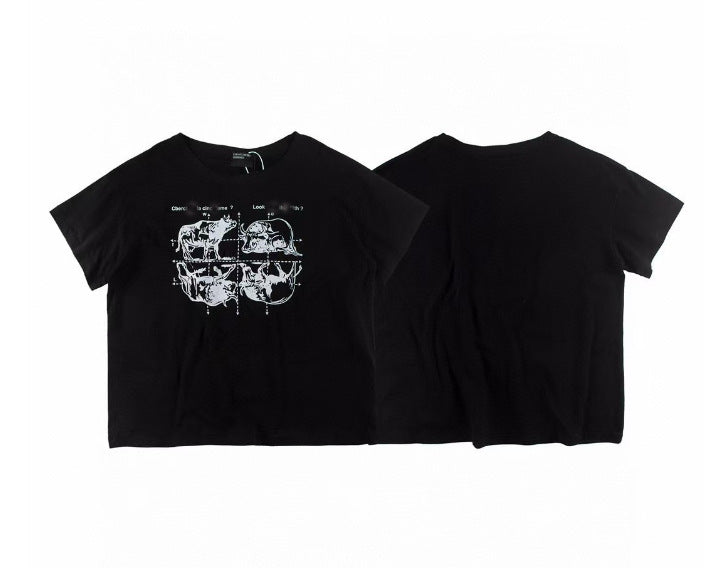 Camiseta Melancólica con Estampado de Retrato Ilustrado