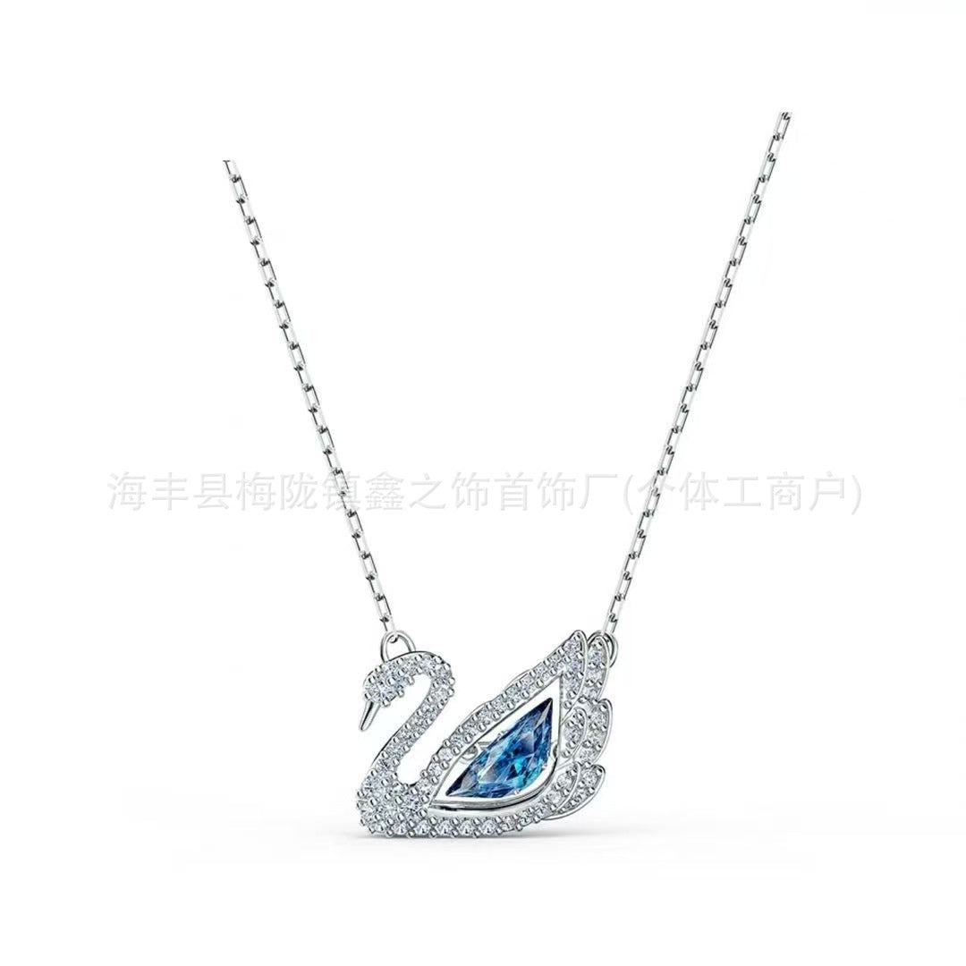 Collar Cisne Clásico Elegante