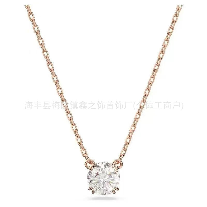 Collar Cisne Clásico Elegante