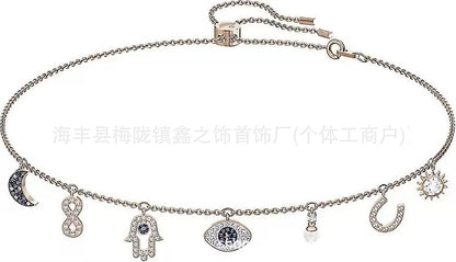 Collar Cisne Clásico Elegante