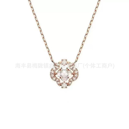 Collar Cisne Clásico Elegante