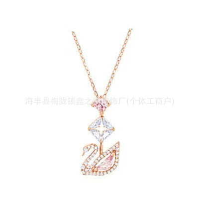 Collar Cisne Clásico Elegante