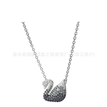 Collar Cisne Clásico Elegante