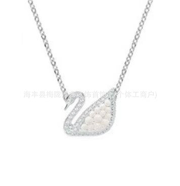 Collar Cisne Clásico Elegante