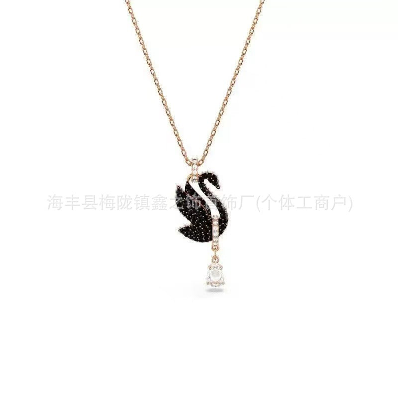 Collar Cisne Clásico Elegante
