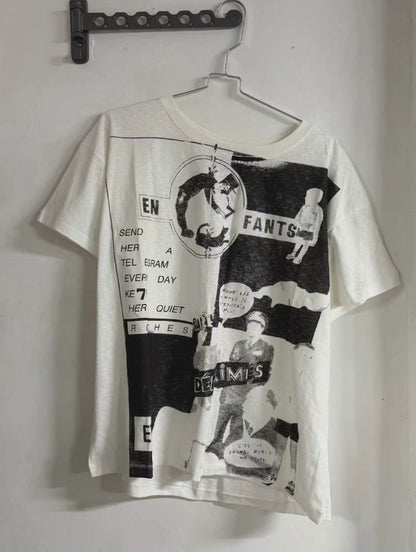 Camiseta Melancólica con Estampado de Retrato Ilustrado