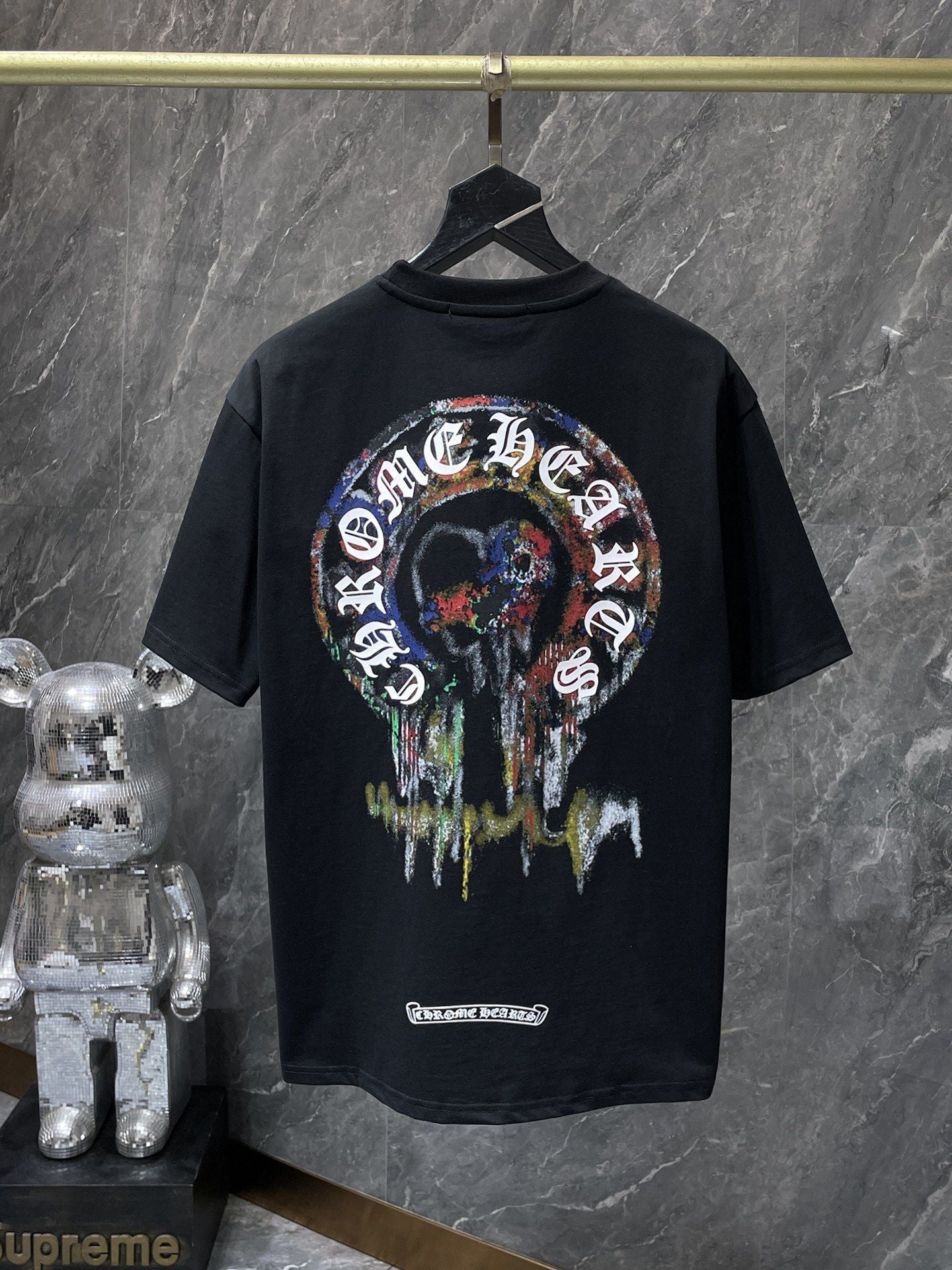 Camiseta Unisex Cruz Sánscrito Parche Metal Luminiscente