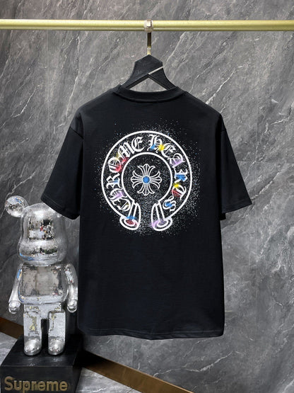 Camiseta Unisex Cruz Sánscrito Parche Metal Luminiscente
