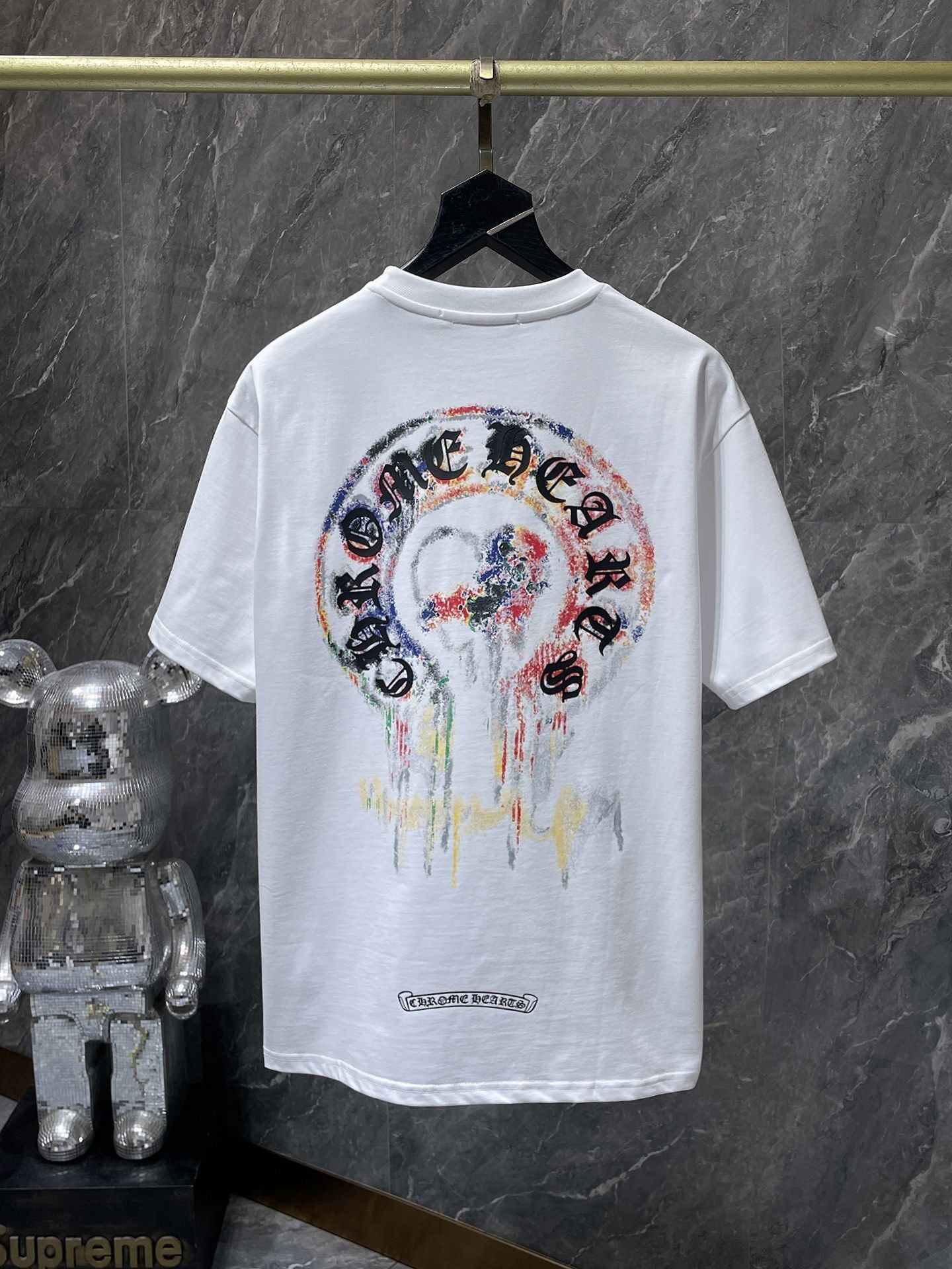 Camiseta Unisex Cruz Sánscrito Parche Metal Luminiscente