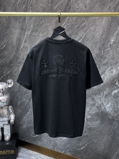 Camiseta Unisex Cruz Sánscrito Parche Metal Luminiscente