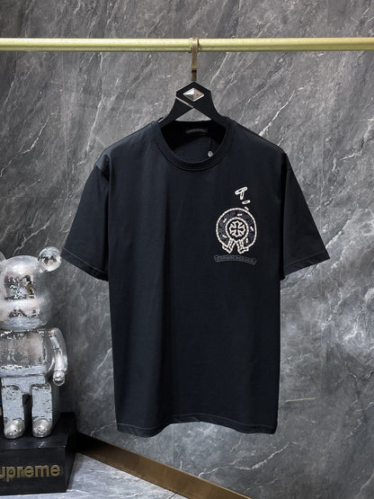 Camiseta Unisex Cruz Sánscrito Parche Metal Luminiscente