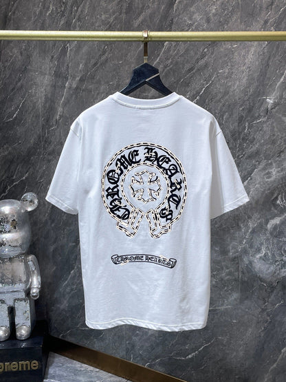 Camiseta Unisex Cruz Sánscrito Parche Metal Luminiscente