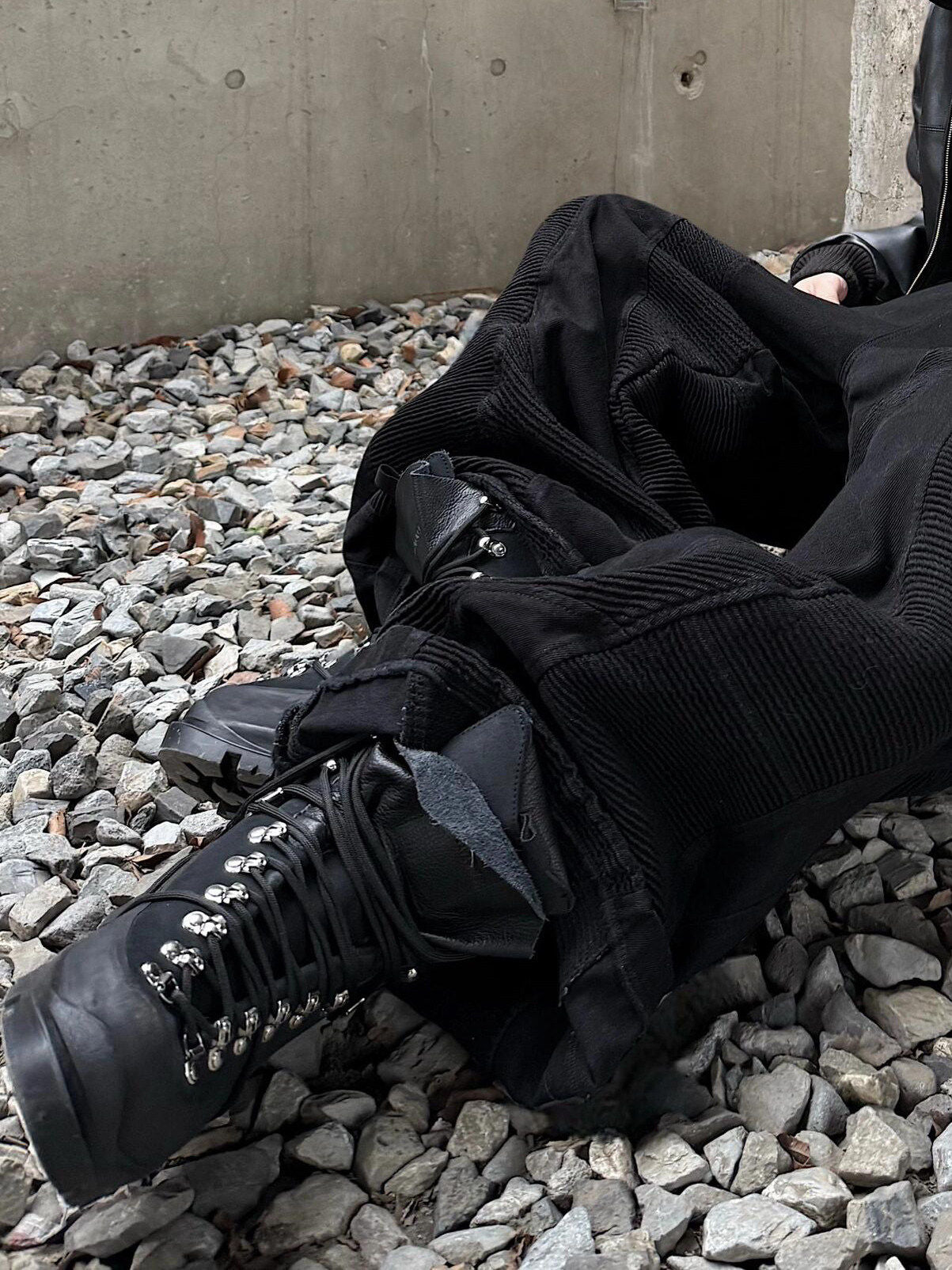 Botas de Montaña de Cuero con Tachuelas Metálicas