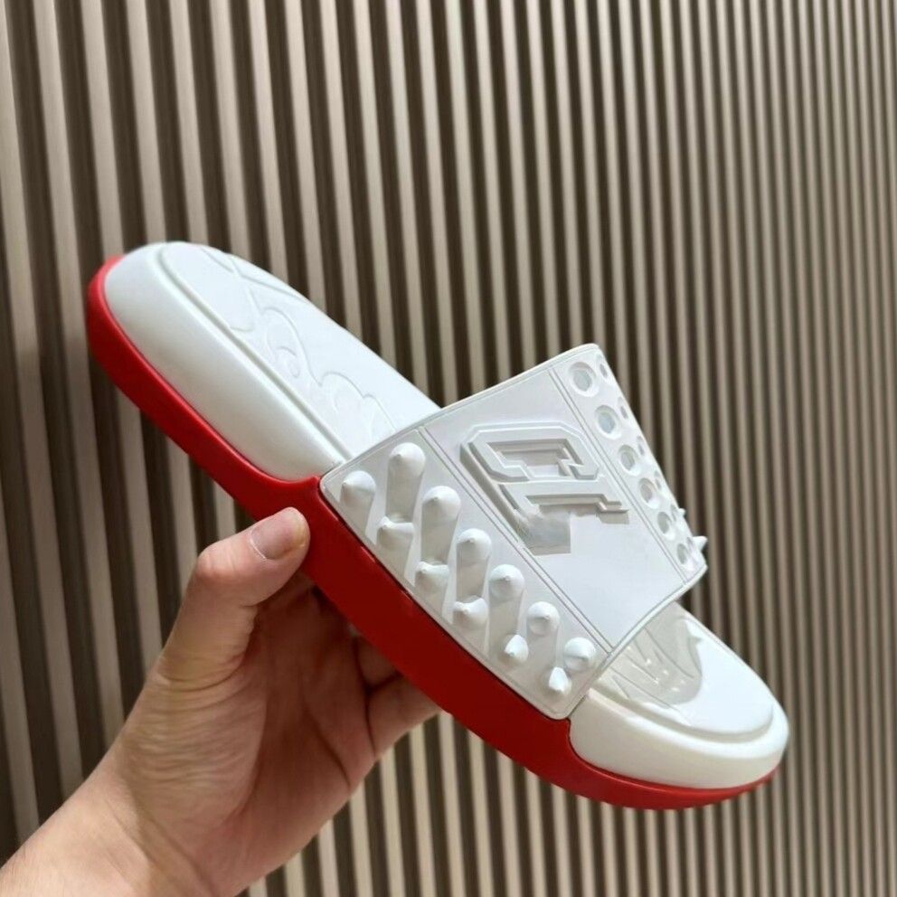 Chanclas de Hombre con Tachuelas y Letras Suela Roja