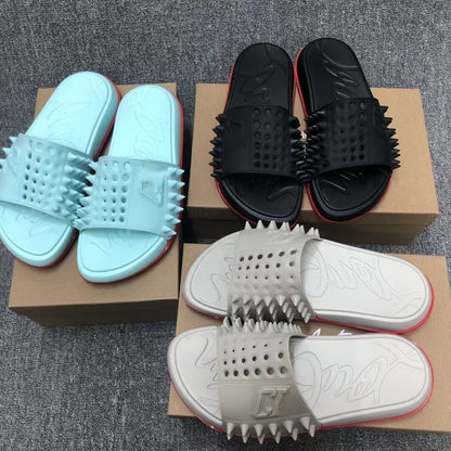 Chanclas de Hombre con Tachuelas y Letras Suela Roja