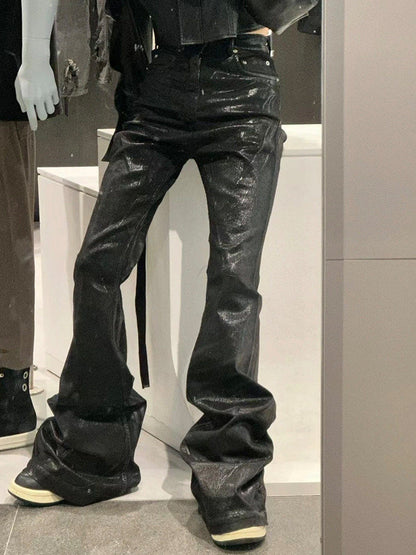 Pantalones Vaqueros Acampanados de Mezclilla Oscura con Revestimiento de Cera