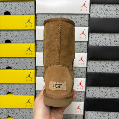 UGG Classic Mini