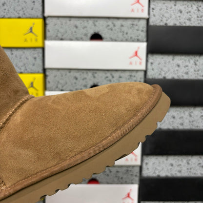 UGG Classic Mini